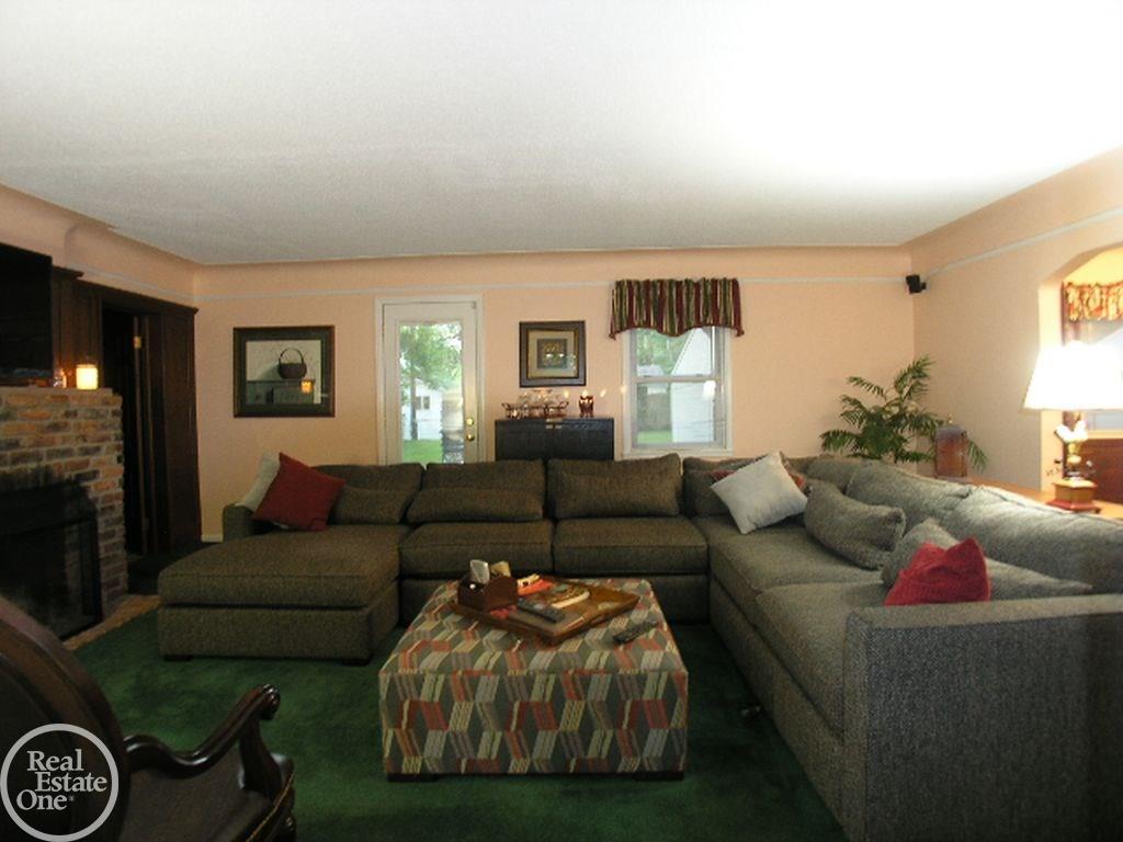 4568 East 10 Mile Road Warren, MI 48091 - Photo 13 of 31 31391863-12.JPG