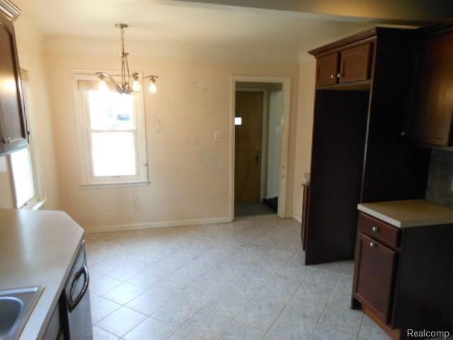 8280 Racine Road Warren, MI 48093 - Photo 7 of 20 DSCN7441.JPG
