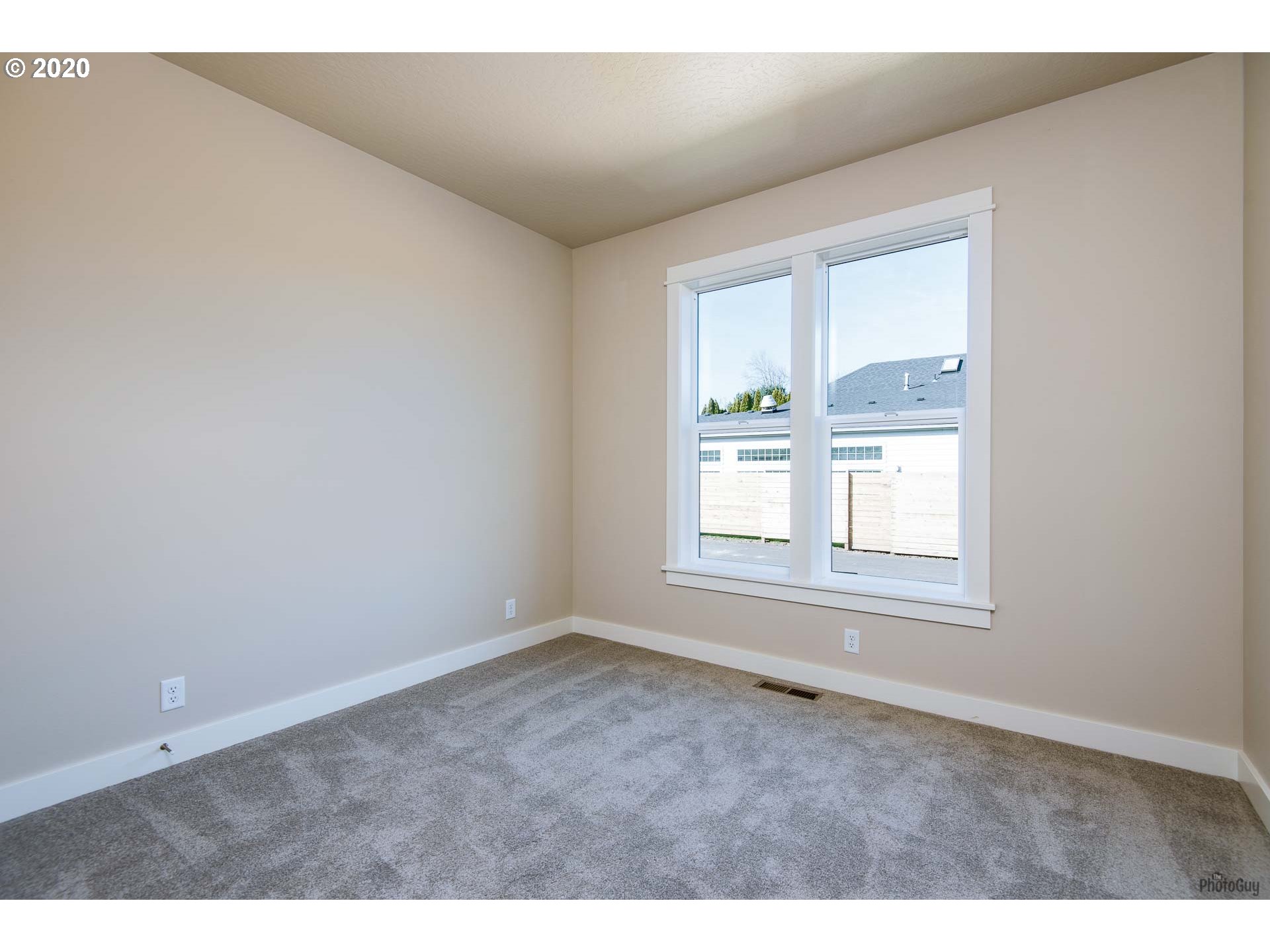 957 South 46th Street Springfield, OR 97478 - Photo 16 of 32 Gallery Image 16