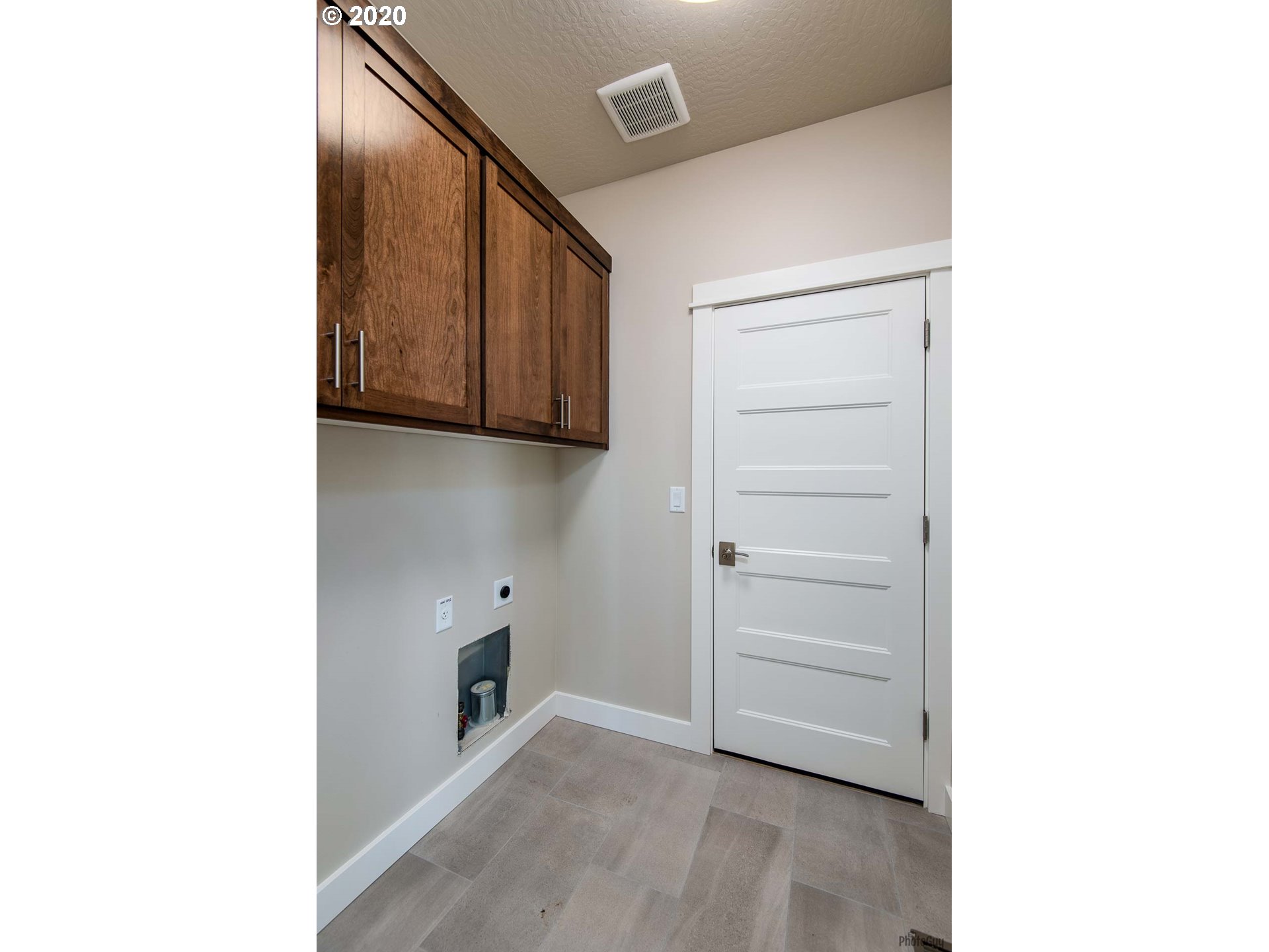 957 South 46th Street Springfield, OR 97478 - Photo 22 of 32 Gallery Image 22