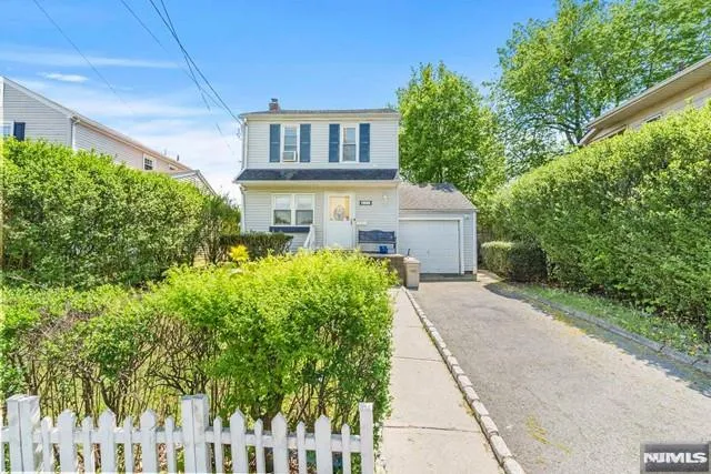 $3,490 | 91 Kingsland Street, Nutley, NJ 07110