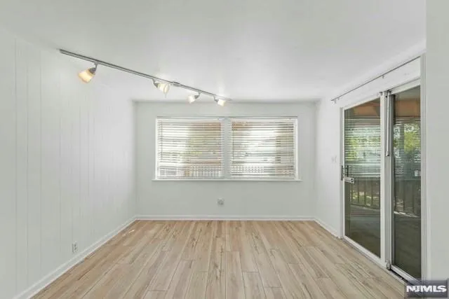 $3,490 | 91 Kingsland Street, Nutley, NJ 07110