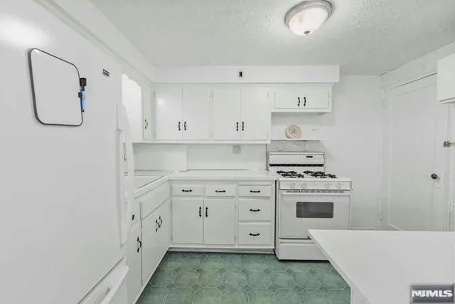 $3,490 | 91 Kingsland Street, Nutley, NJ 07110