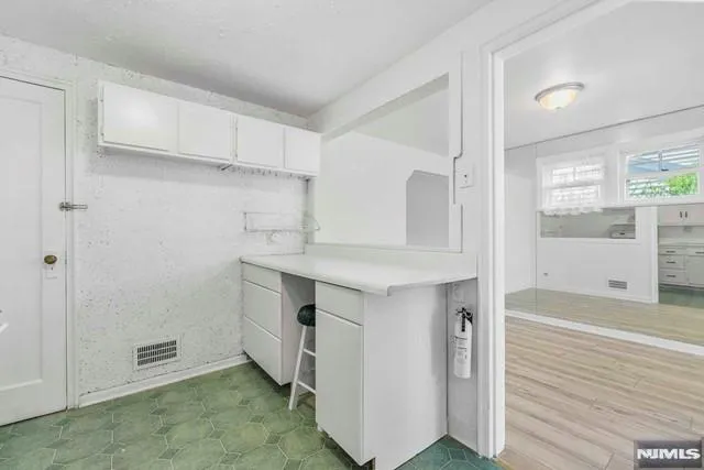 $3,490 | 91 Kingsland Street, Nutley, NJ 07110