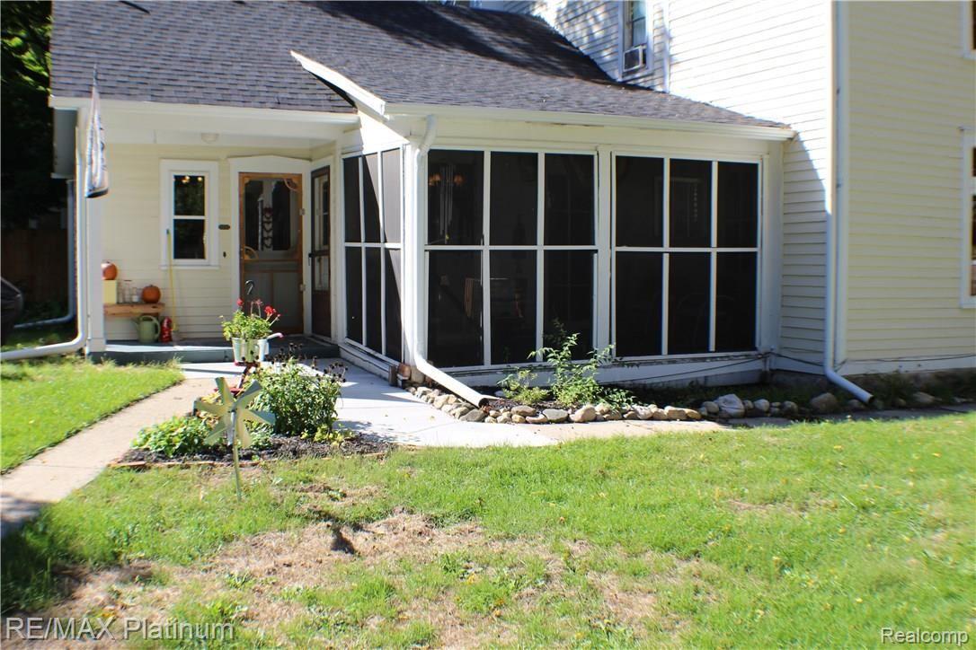 300 East South Holly Road Fenton, MI 48430 - Photo 6 of 38 IMG_0232.JPG