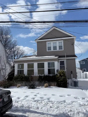 $4,200 | 363 Hewlett Parkway, Hewlett, NY 11557
