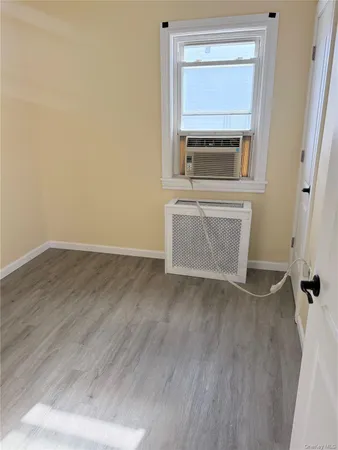 $4,200 | 363 Hewlett Parkway, Hewlett, NY 11557
