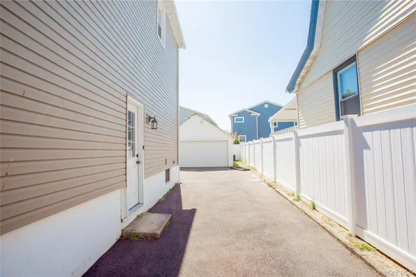 $4,200 | 363 Hewlett Parkway, Hewlett, NY 11557