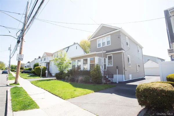 $4,200 | 363 Hewlett Parkway, Hewlett, NY 11557