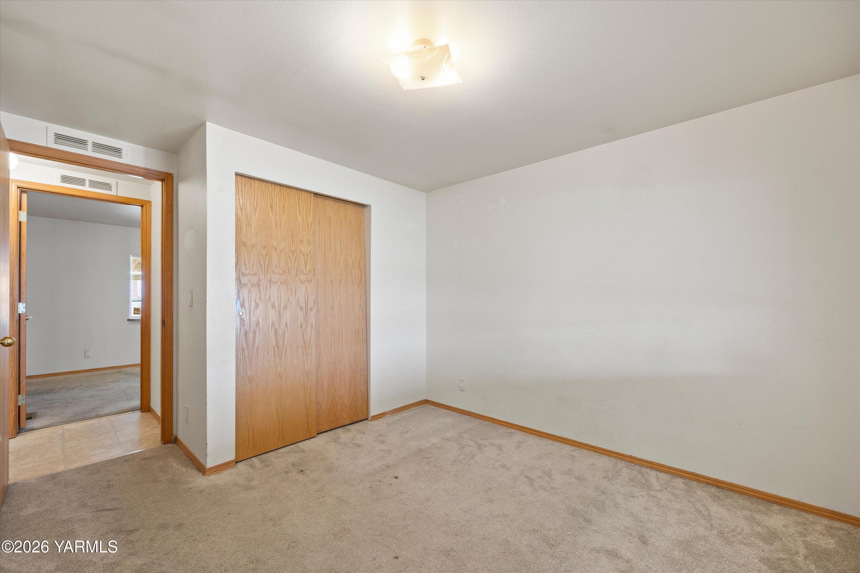 279 Carlsonia Road Zillah, WA 98953 - Photo 20 of 23 Bedroom 2