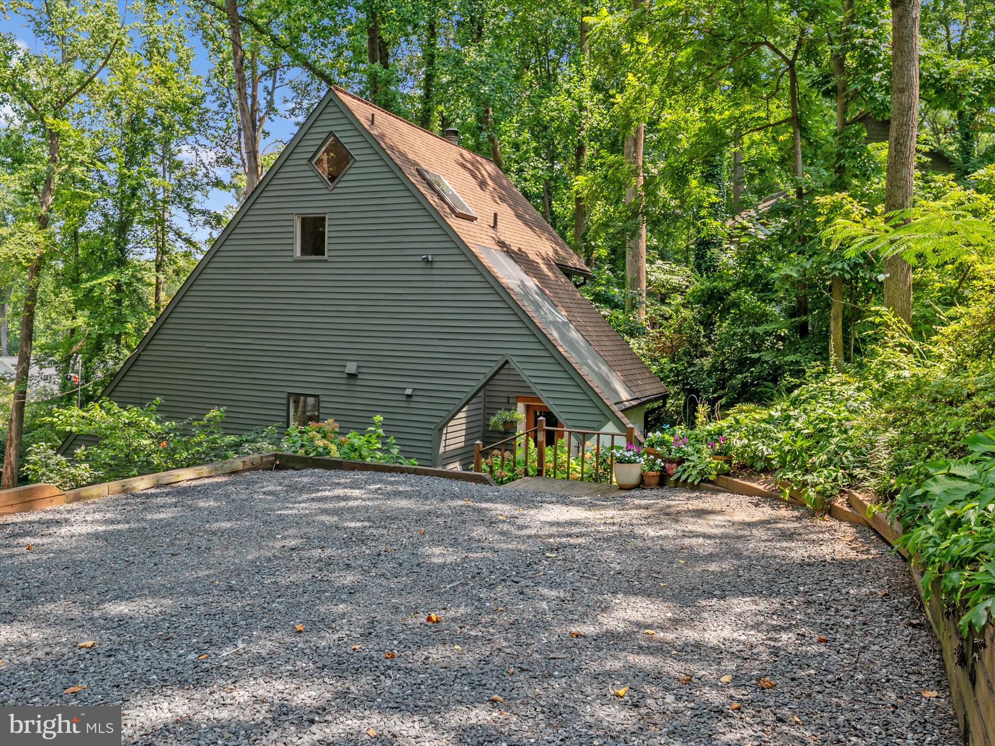 1755 Robinhood Road Annapolis, MD 21401 - Photo 31 of 59 Front Entry