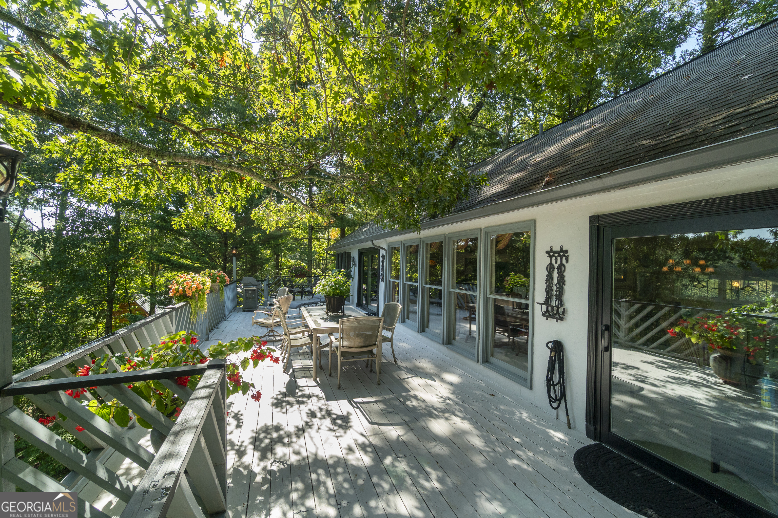 1280 Bahn Innsbruck Helen, GA 30545 - Photo 14 of 85 a view of a chair and tables in the balcony