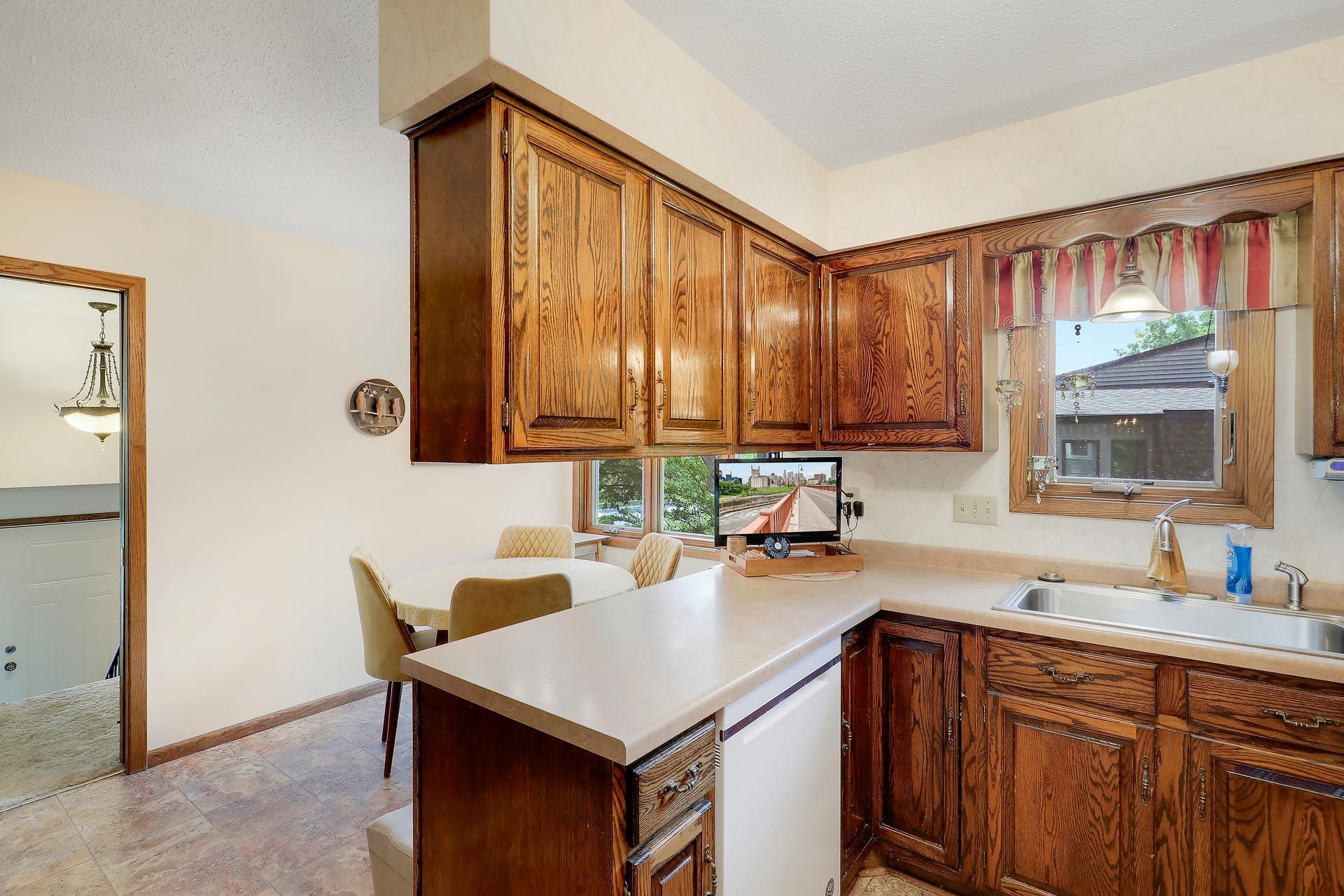9702 Utica Road Bloomington, MN 55437 - Photo 19 of 72 Gallery Image 19