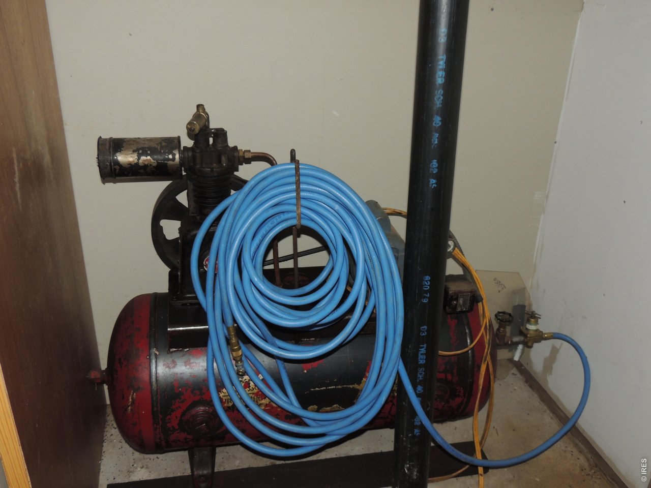 2300 Red Ashby Road Livermore, CO 80536 - Photo 26 of 32 Compressor in shop