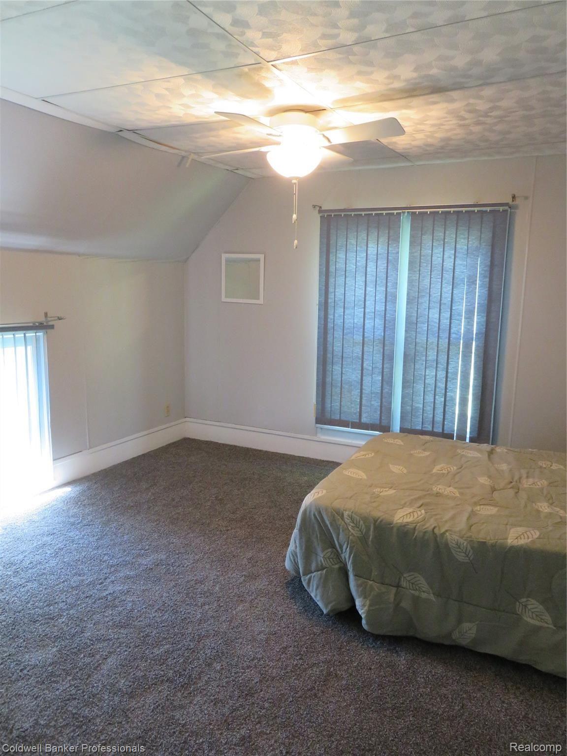 1820 South Morrice Road Owosso, MI 48867 - Photo 19 of 33 20 1820 bedroom.JPG