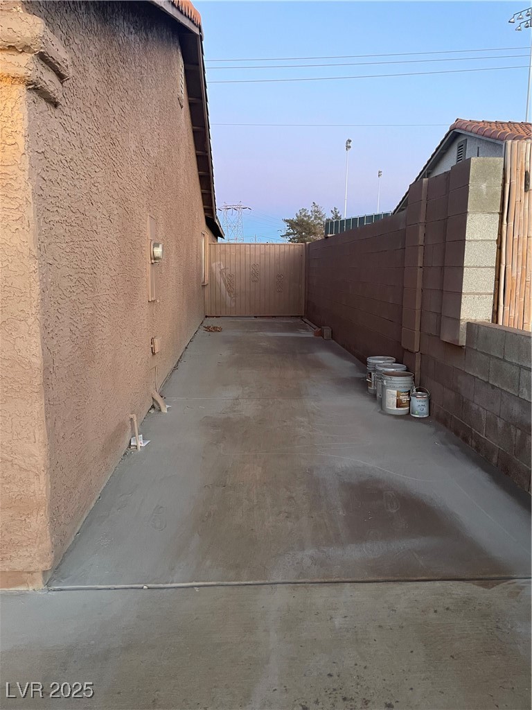 609 West Victory Road Henderson, NV 89015 - Photo 20 of 21 side yard