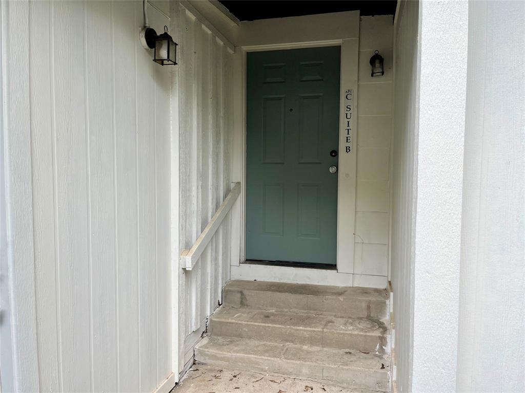 1002 Gregg Street, Unit CB Denton, TX 76201 - Photo 3 of 11 This is the entry door.
