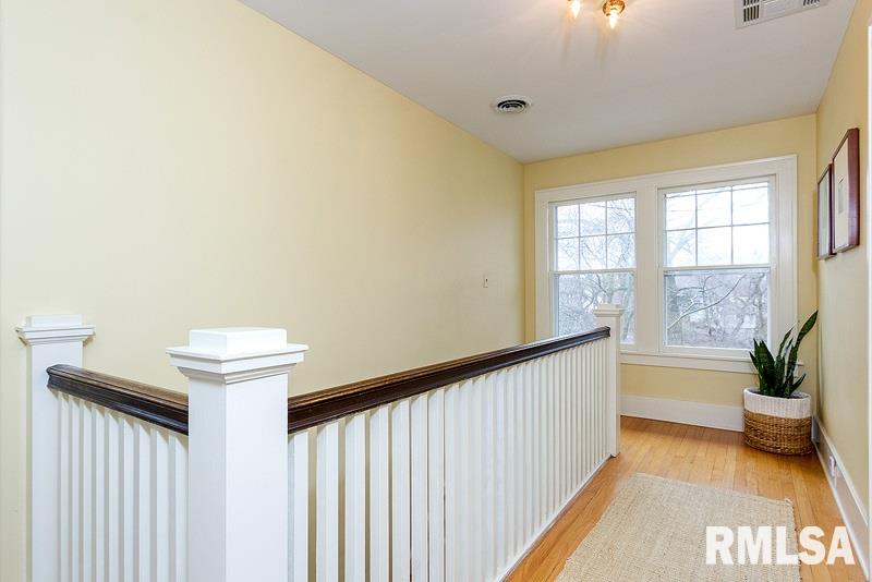 2739 Middle Road Davenport, IA 52803 - Photo 12 of 24 Gallery Image 12