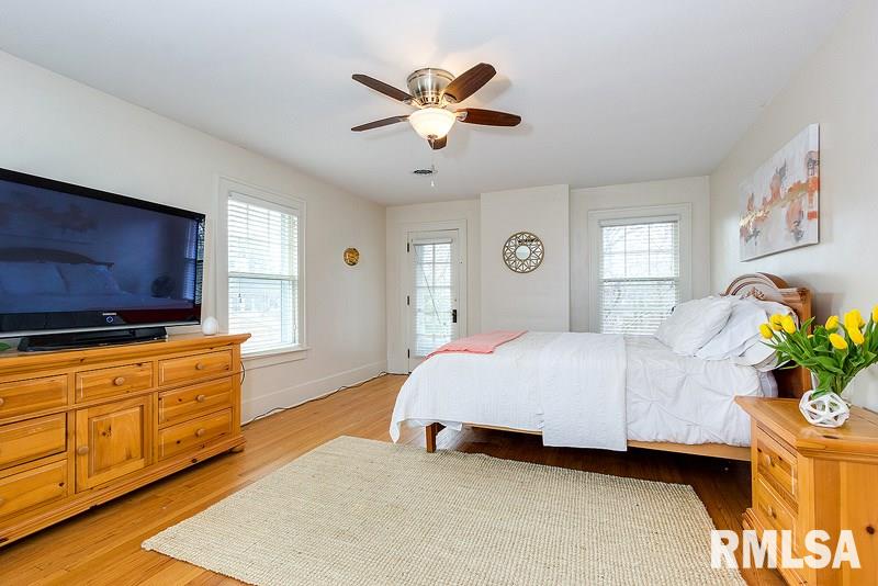 2739 Middle Road Davenport, IA 52803 - Photo 14 of 24 Gallery Image 14