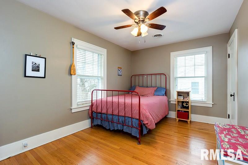 2739 Middle Road Davenport, IA 52803 - Photo 18 of 24 Gallery Image 18