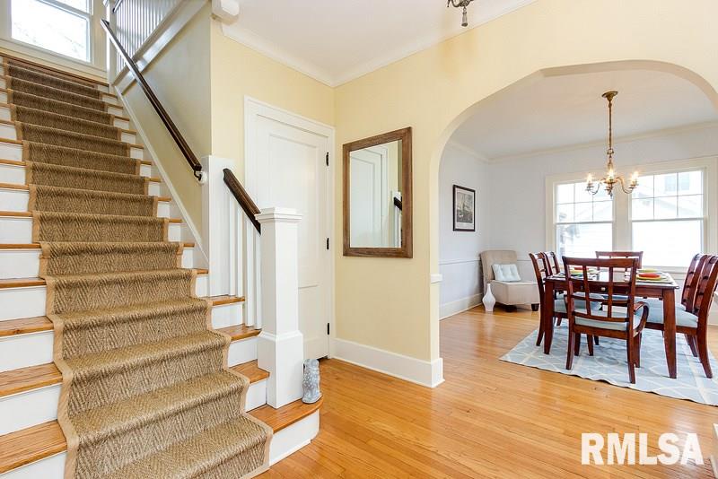 2739 Middle Road Davenport, IA 52803 - Photo 4 of 24 Gallery Image 4
