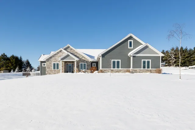 $825,000 | N254 Highway 45, Auburn, WI 53040