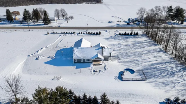 $825,000 | N254 Highway 45, Auburn, WI 53040