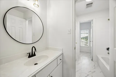 $579,000 | 6102 Laguna Del Rey Drive, Houston, TX 77041