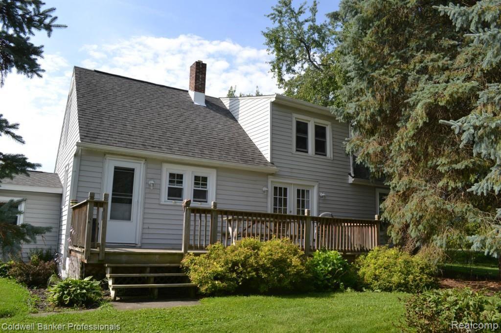 194 North Maple Leaf Road Lapeer, MI 48446 - Photo 1 of 28