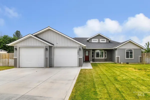 $375,000 | 101 Riverview Drive, Shoshone, ID 83352