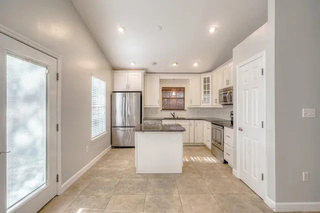 $2,850 | 349 Louise Circle, Destin, FL 32541