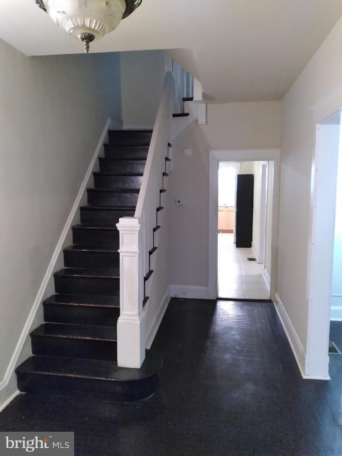 709 North Woodington Road Baltimore, MD 21229 - Photo 2 of 30