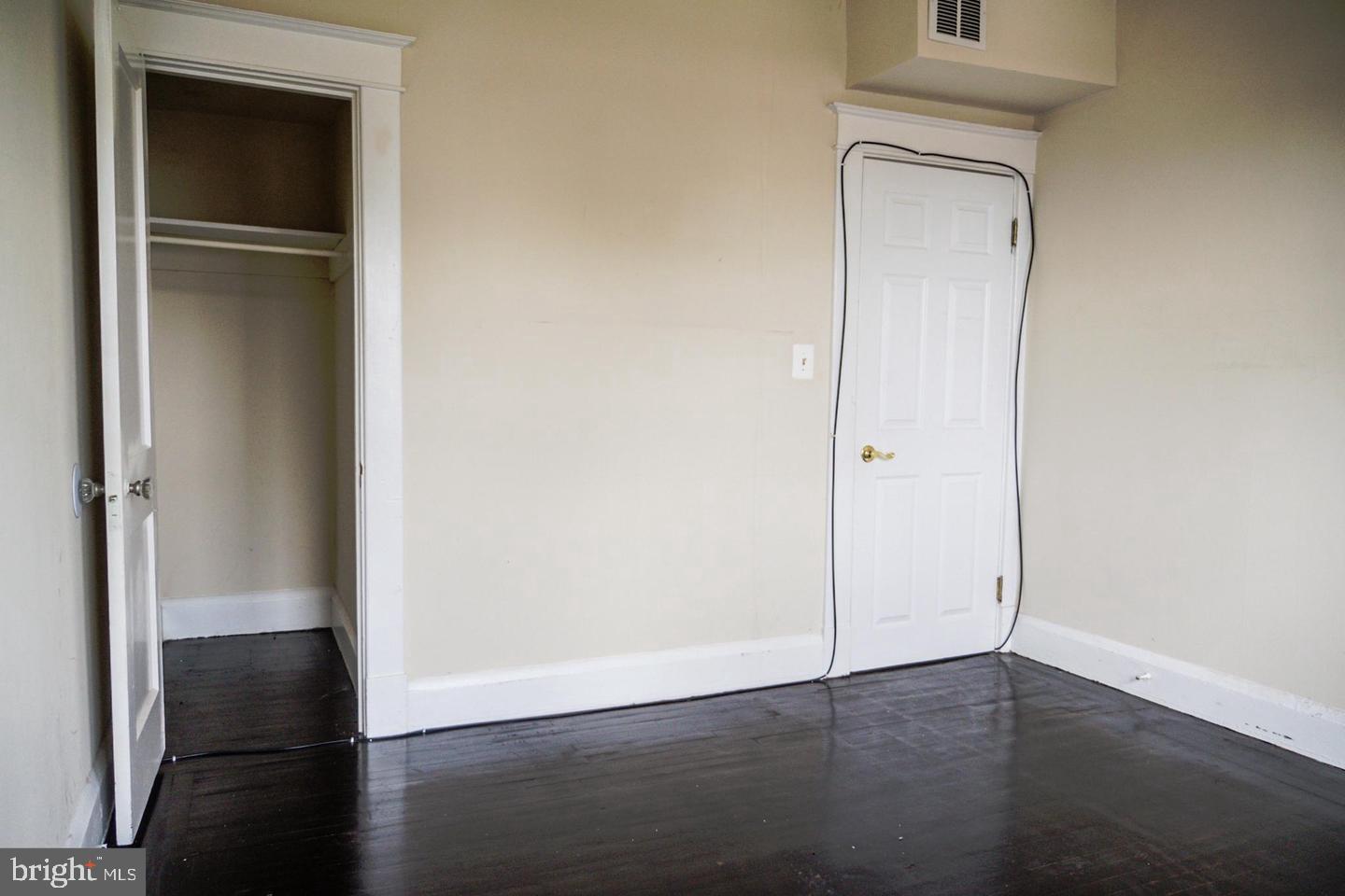 709 North Woodington Road Baltimore, MD 21229 - Photo 6 of 30