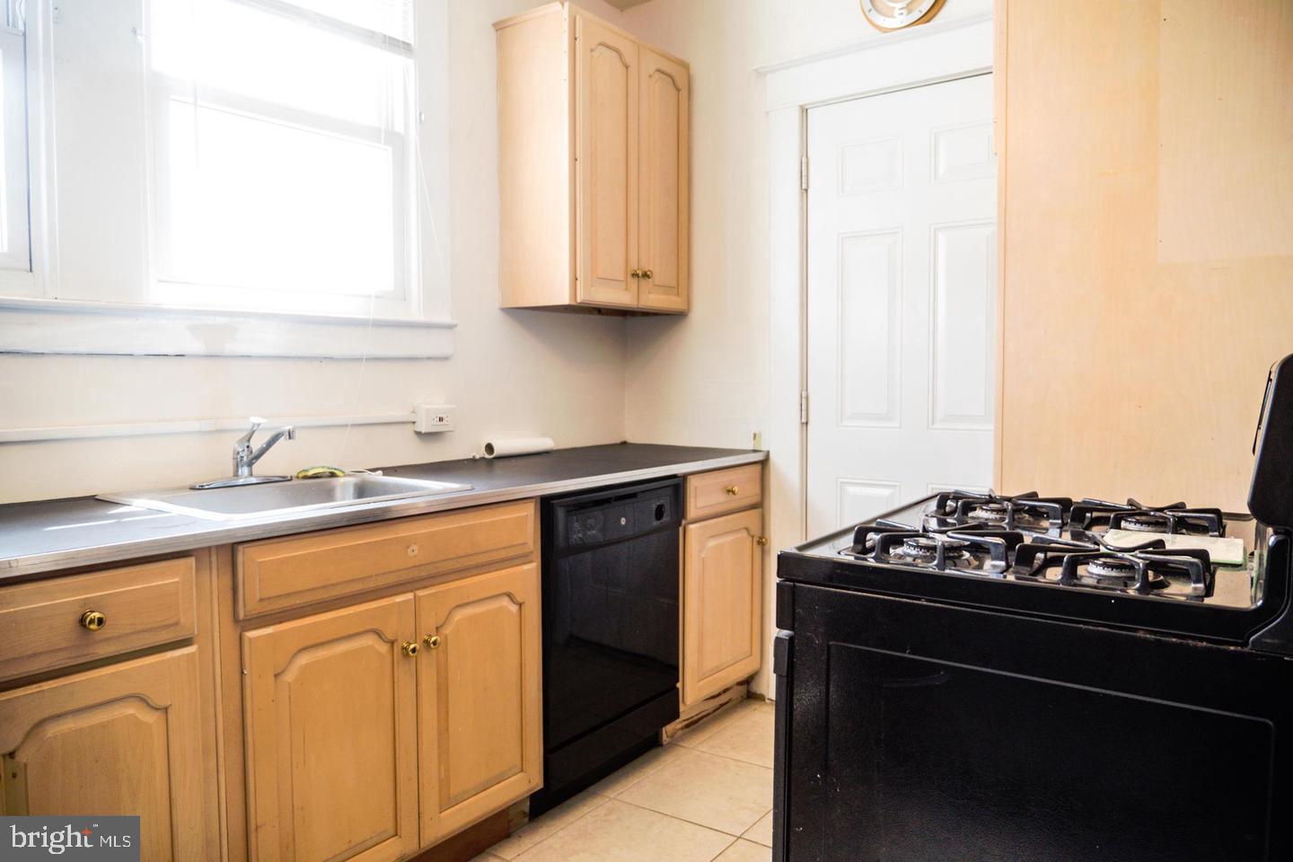 709 North Woodington Road Baltimore, MD 21229 - Photo 8 of 30