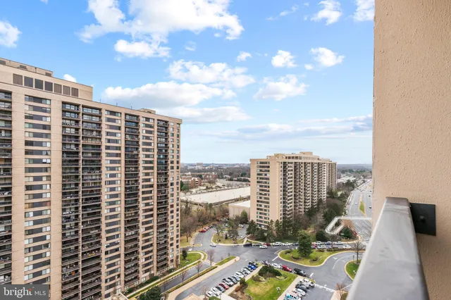 $355,000 | 3701 South George Mason Drive, Unit 417N, Falls Church, VA 22041