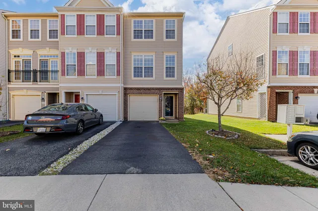 $2,850 | 15687 John Diskin Circle, Woodbridge, VA 22191