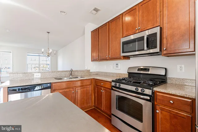 $2,850 | 15687 John Diskin Circle, Woodbridge, VA 22191