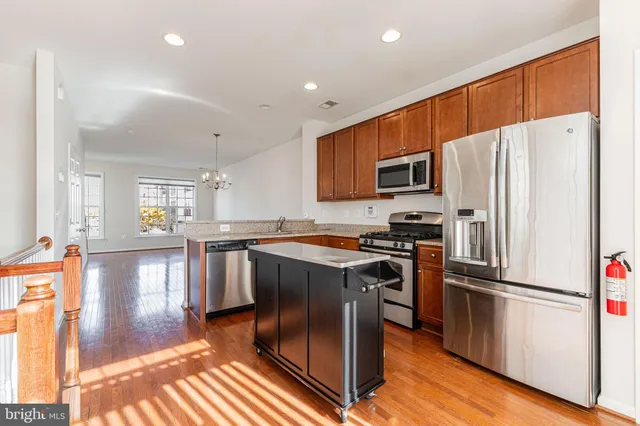 $2,850 | 15687 John Diskin Circle, Woodbridge, VA 22191