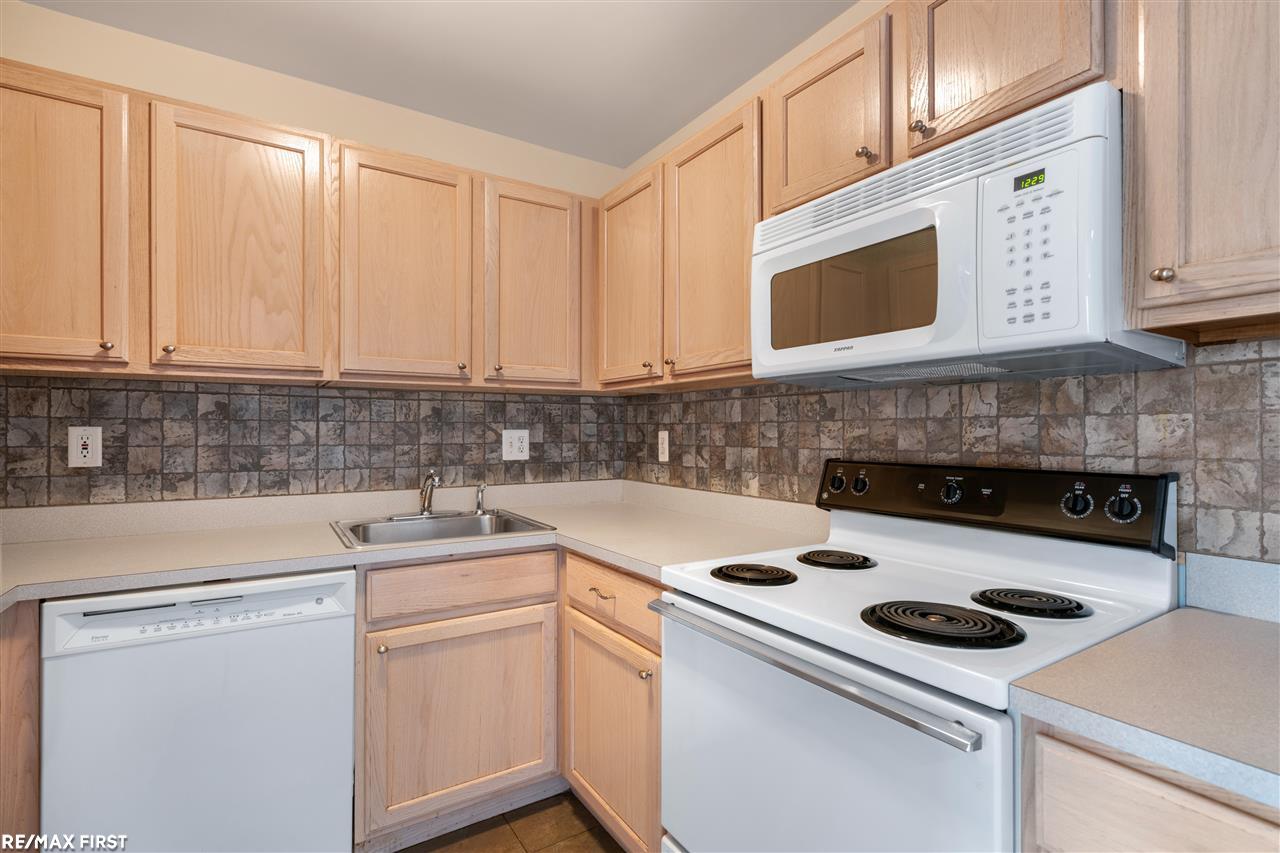 50545 Maurice Road, Unit 7 New Baltimore, MI 48047 - Photo 10 of 19