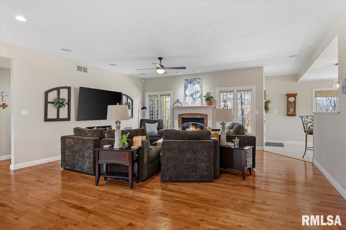 28360 Quarton Road Palmyra, IL 62674 - Photo 9 of 56