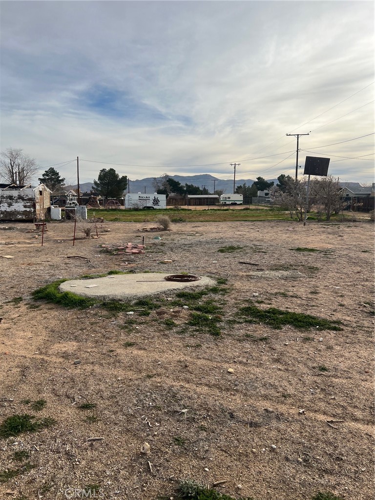 21865 Fox Apple Valley, CA 92307 - Photo 2 of 22