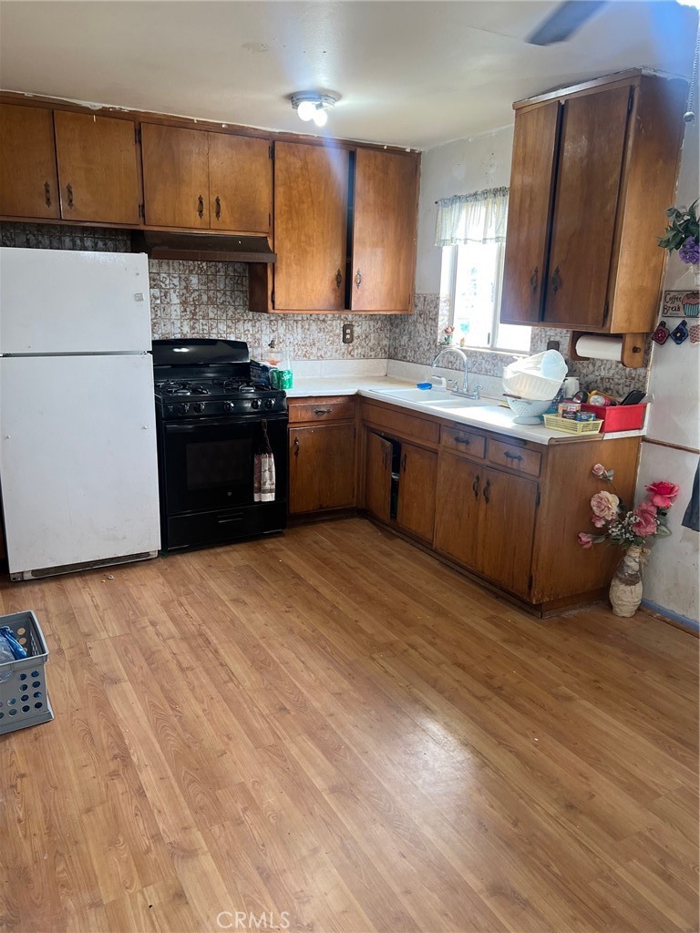 21865 Fox Apple Valley, CA 92307 - Photo 8 of 22