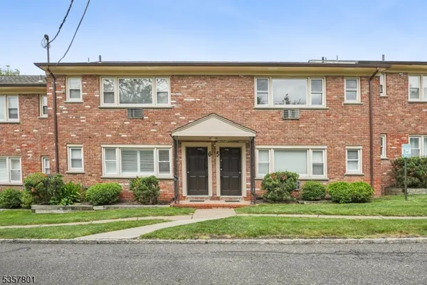 $2,250 | 365 Bloomfield Avenue, Unit 6A, Verona, NJ 07044