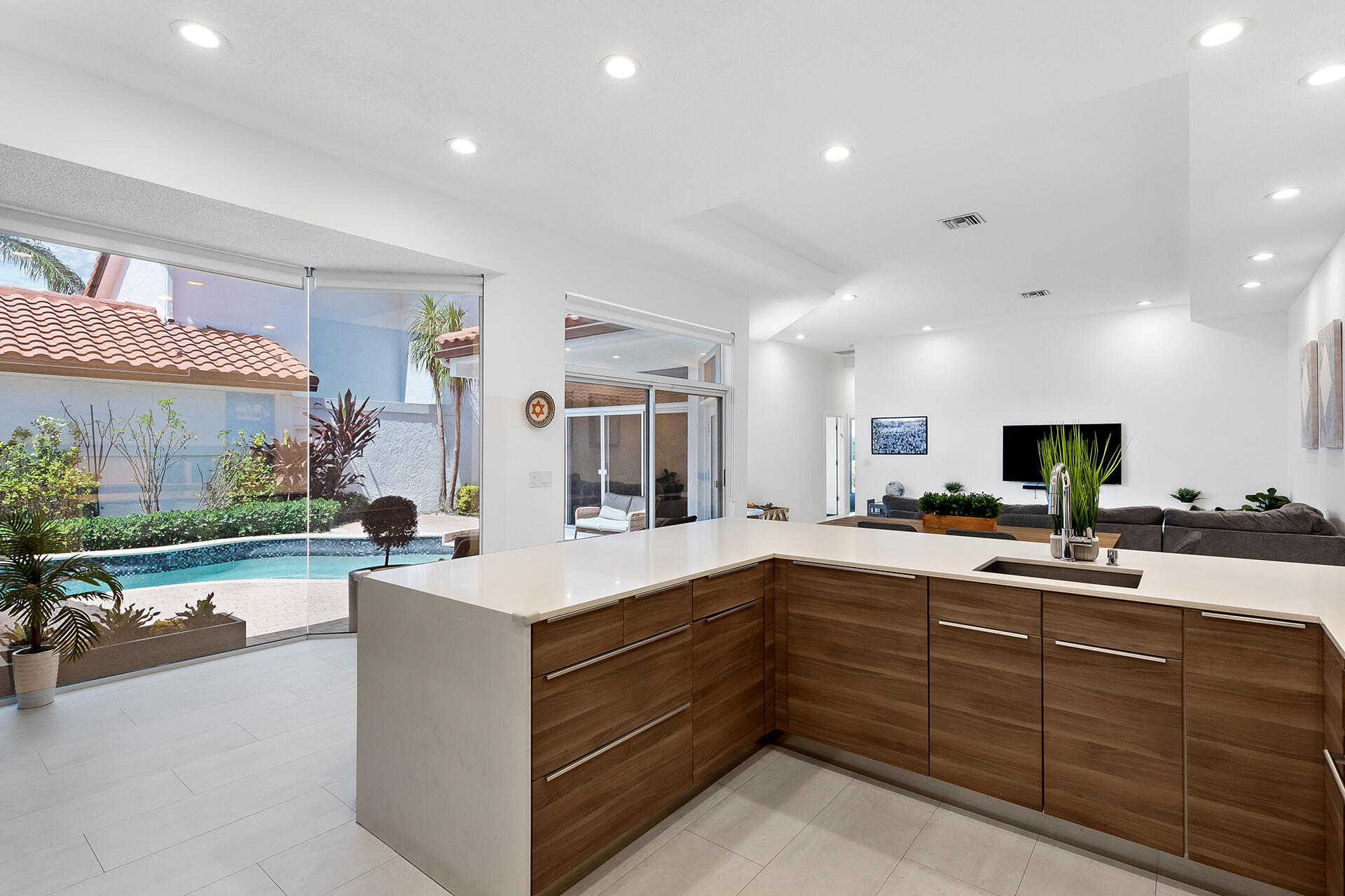 23085 Via Stel Boca Raton, FL 33433 - Photo 14 of 33 Kitchen