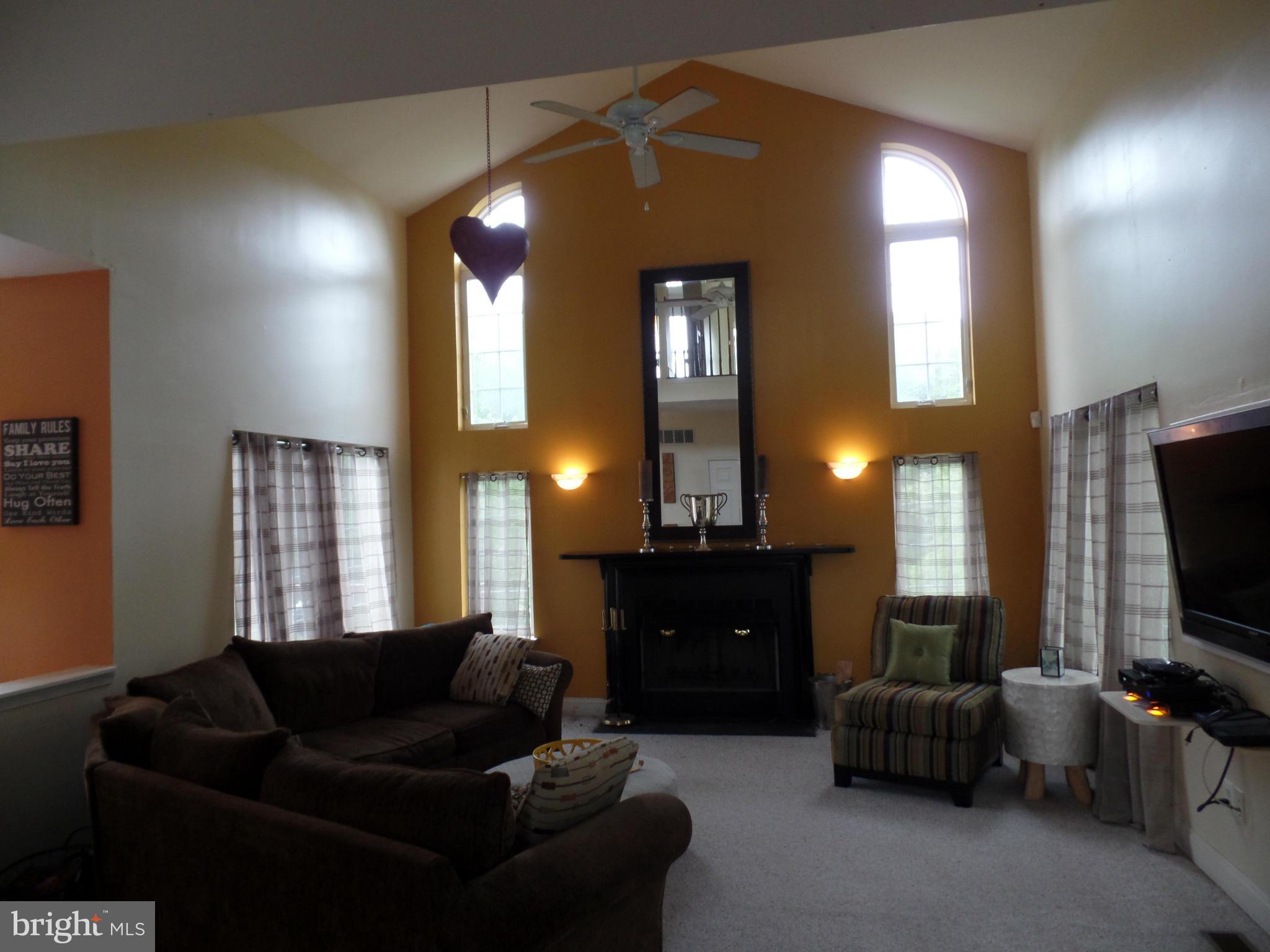 4 Spring Heath Court Baltimore, MD 21244 - Photo 5 of 24 Family Room