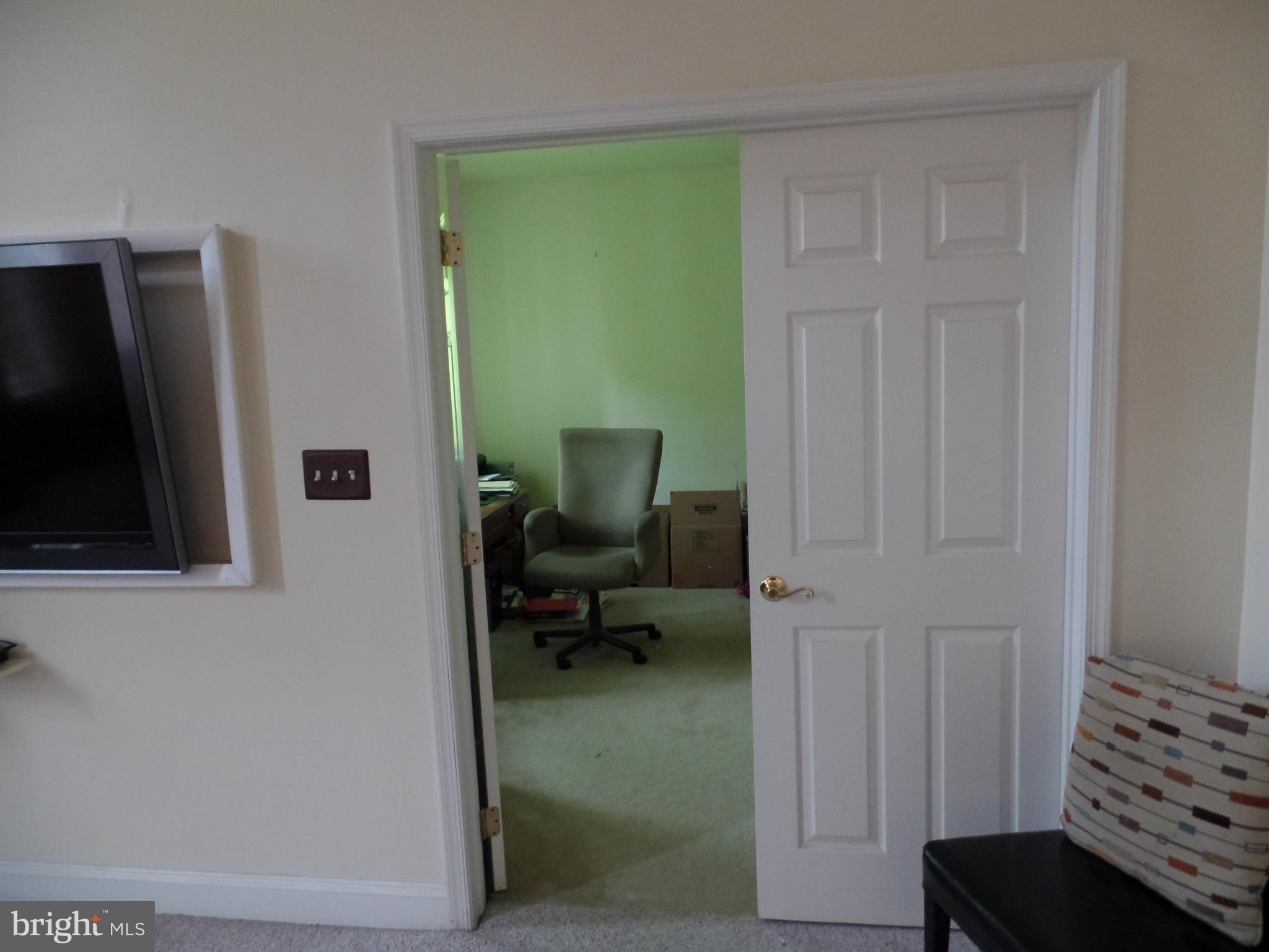 4 Spring Heath Court Baltimore, MD 21244 - Photo 6 of 24 View