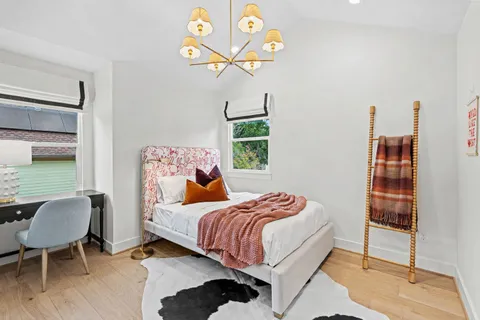 $1,649,000 | 1215 Ashland Street, Houston, TX 77008
