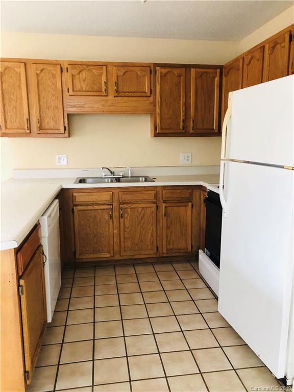 11 J R Lane Candler, NC 28715 - Photo 3 of 13 Gallery Image 3
