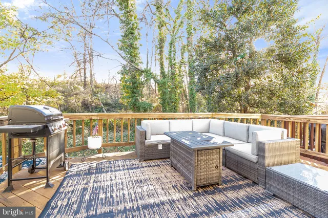 $614,900 | 6057 Crown Royal Circle, Alexandria, VA 22310