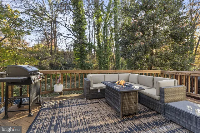 $614,900 | 6057 Crown Royal Circle, Alexandria, VA 22310